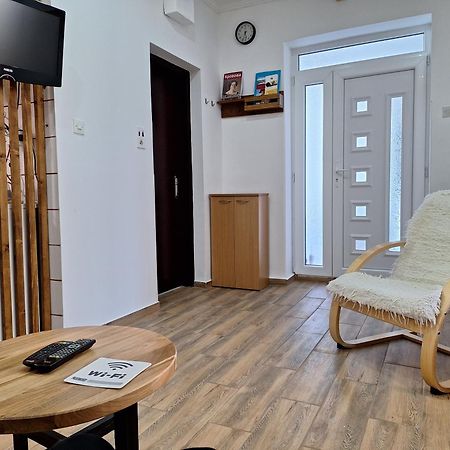 Dora Apartamento Sremski Karlovci Exterior foto