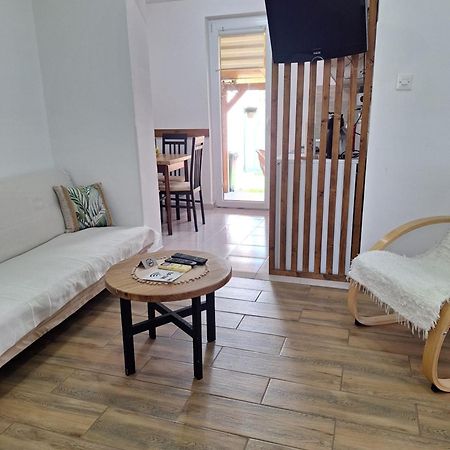 Dora Apartamento Sremski Karlovci Exterior foto